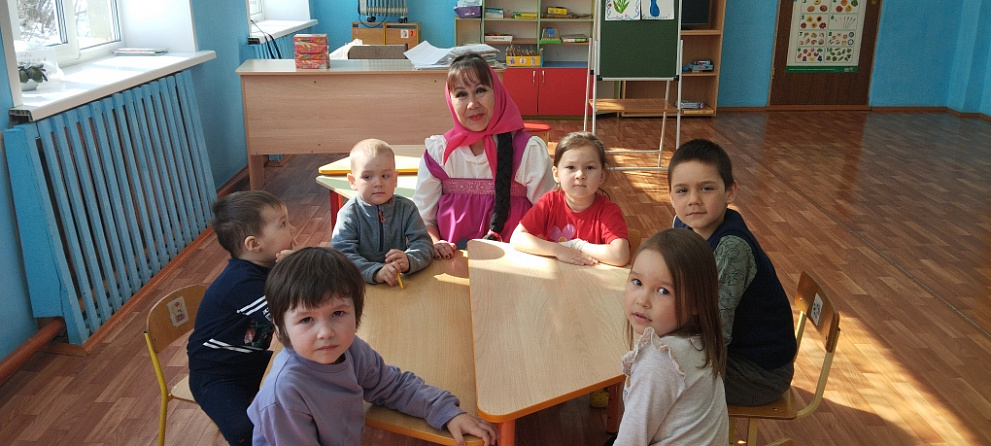 Час искусства «Театр – это жизнь» в Новочелны – Сюрбеевской сельской библиотеке